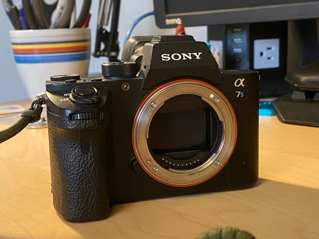 Sony A7Sii w/ charger and 2 batteries in Cameras & Camcorders in Calgary