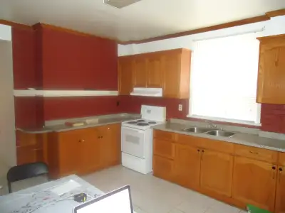 Furnished 1st floor bedroom for rent Sept 1, near Bloor & Dufferin Subway Station, within walking di...