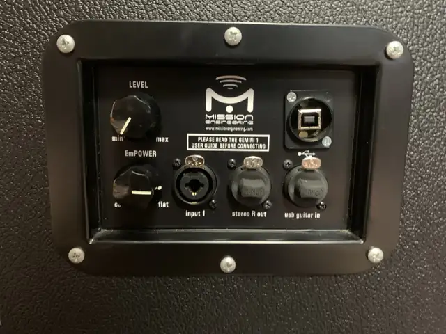 Mission Engineering Gemini 1 -110Watts 1x12 Powered Guitar Cab in Amps & Pedals in West Island - Image 4