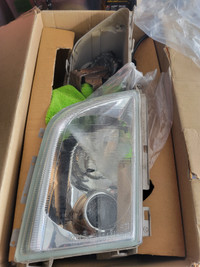 Mercedes Benz R129 right side xenon headlight for parts