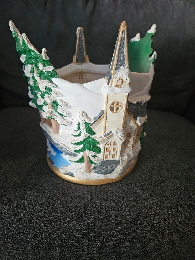 Three wick  winter/christmas candle holder in Home Décor & Accents in Oshawa / Durham Region - Image 3