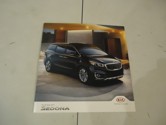 2015 KIa Sedona Sales Brochure. New. Can mail in Canada in Arts & Collectibles in Barrie