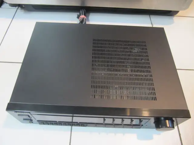 Pioneer Model SX-240 Stereo Receiver Fully Tested XCond Cir1990 in Arts & Collectibles in Mississauga / Peel Region - Image 6
