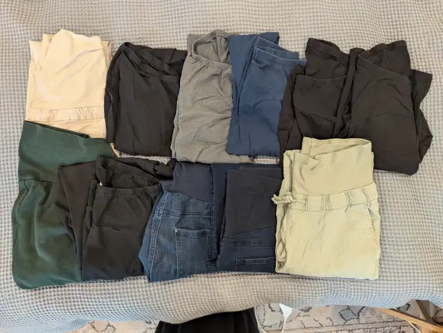 Maternity Clothes - Gap, H&M, Motherhood Maternity, Thyme Matern63234805814017122