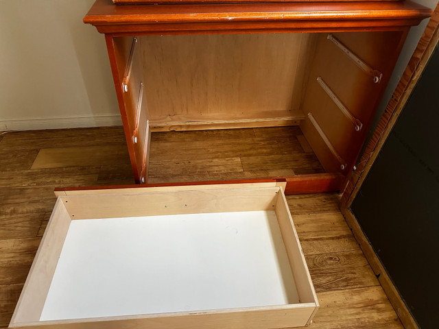 3 drawer dresser in Dressers & Wardrobes in Kitchener / Waterloo