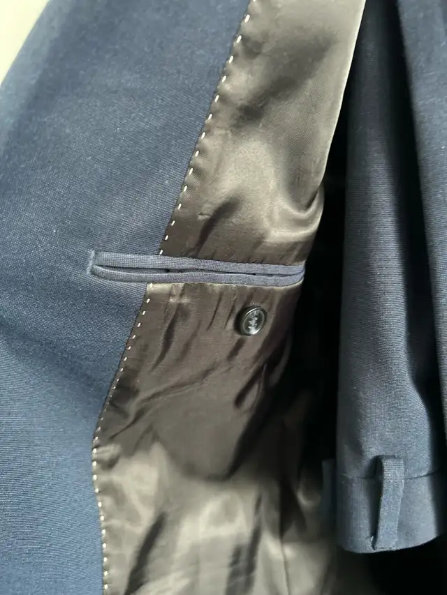 Men’s H & M navy blue suit, Size 38R, Skinny fit in Men's in City of Toronto - Image 4