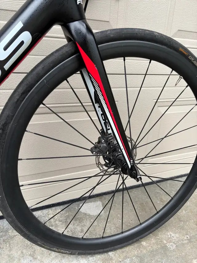 Focus Cayo Disk Full Carbon Road bike in Road in Ottawa - Image 7