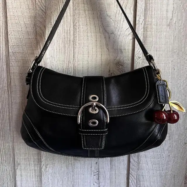 Coach Soho small shoulder bag in Women's - Bags & Wallets in City of Toronto - Image 2