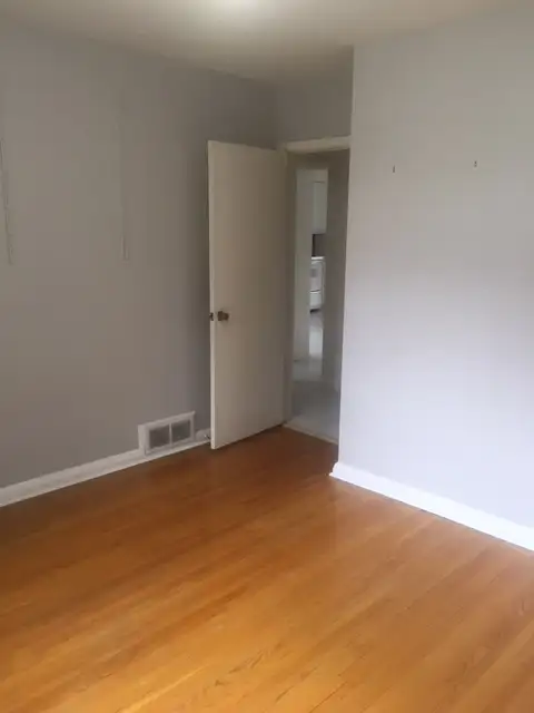 Bathurst/Wilson - BIG BDRM on Main Floor of House for Rent Oct 163826841795715123