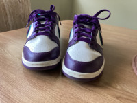 Nike Dunk Low size 11. Like new .