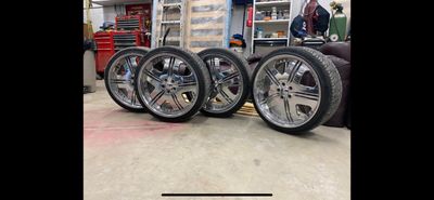 225/35ZR20 ZENNA American Pacific Industries tires with approximately 1000 kms. Comes with HUB chrom...