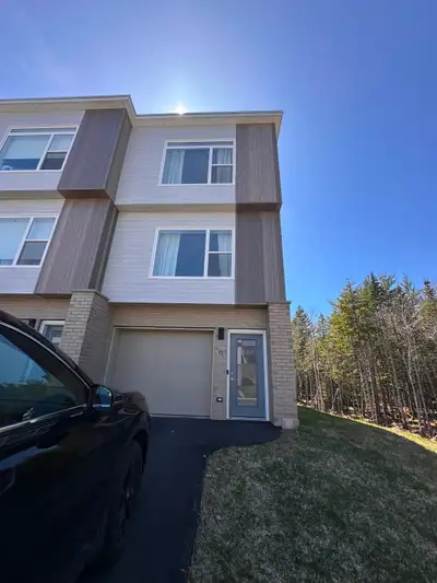 Townhouse in West Bedford - available July 1 (1 year lease) $2750/month 2 bedroom, 2.5 bathroom Atta...