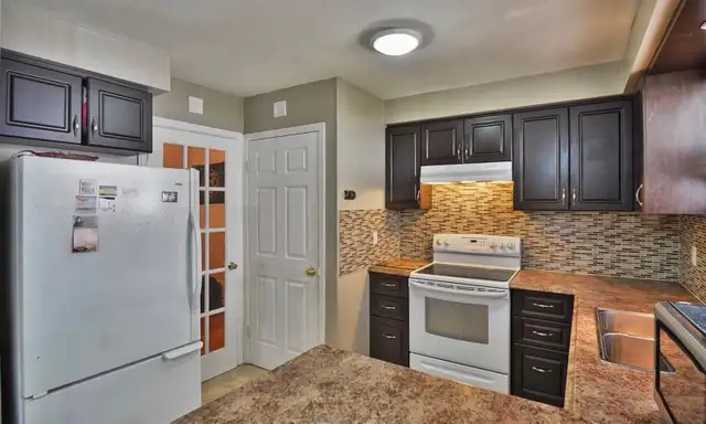 renting house in Long Term Rentals in Mississauga / Peel Region - Image 4