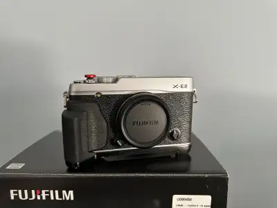 Fuji XT-20 - SOLD Fuji XH1 - SOLD Fuji XT2, shutter count 5413, mint, 2 batteries, made in Japan - $...