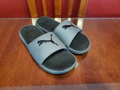 Sandale pour homme Puma. Porté 1 fois seulement. Grandeur 10. Demande 20$. Man Puma Sandal. Worn onc...