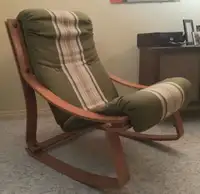 WESTNOFA Rocking Chair and Ottoman