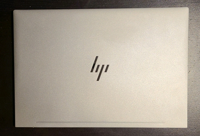 HP ENVY 13" Laptop w/ case dans Portables  à Longueuil/Rive Sud - Image 3