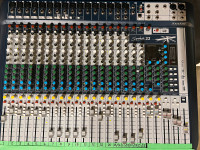 Soundcraft Signature 22 Analog Mixer w/USB