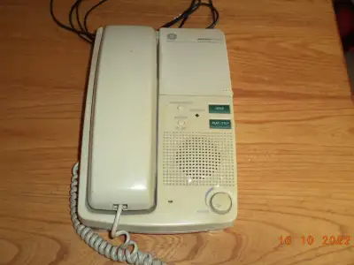 Téléphone, View more