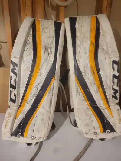 Mens full ice hockey goalie equipment, View more