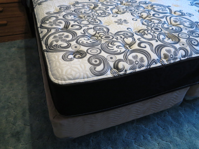 King Size Oak Bedroom Set in Beds & Mattresses in Medicine Hat - Image 3
