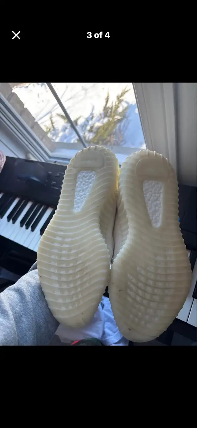 adidas Yeezy boast 350 v12 size 9us in Men's Shoes in Oshawa / Durham Region - Image 4