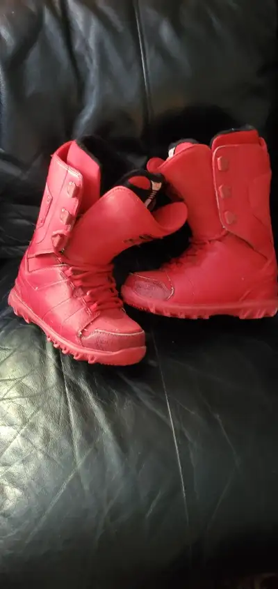 Womens Snowboard Boots size 7 Thirty-two, View more