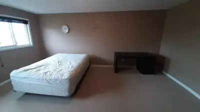 1 Master bedroom w/ ensuite washroom