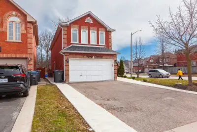 PRIME LOCATION 1 Ripley Crescent, Brampton Welcome to the perfect home for you and your family! Fami...