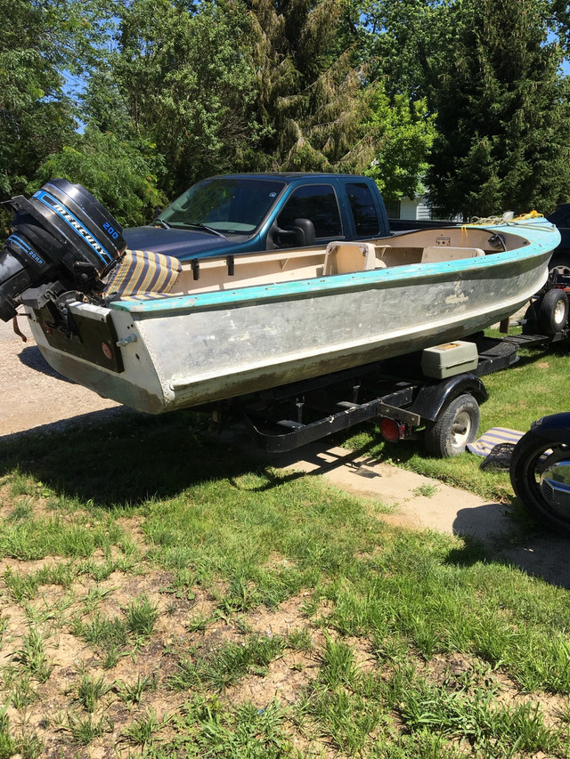 16ft Aluminum Boat and 20hp Mercury outboard motor in Personal Watercraft in Saint John - Image 4