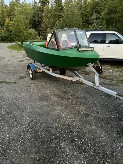 10ft mini jet boat with a 155hp 3cly gp1200r wave runner motor and jet Forward and reverse Hot foot...