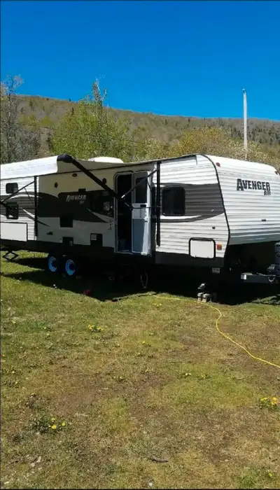 Had this since day 1. Never smoked in. Has papers. Queen size bed, master bedroom. Everything works...