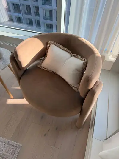 As good as new Pillows included
