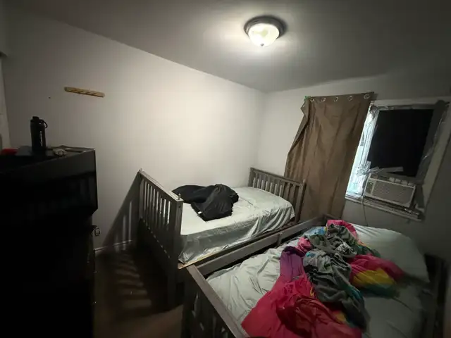 lit pour 3  in Beds & Mattresses in City of Montréal - Image 4