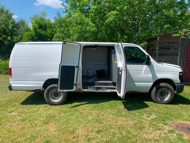 2012 Ford e-250 super duty cargo van521238957901096962
