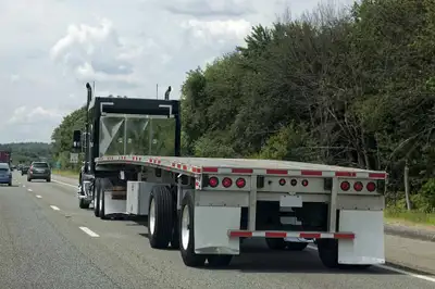 HIRING FLATBED TRUCK DRIVERS - IMMEDIATE OPENINGS MTL-NY, View more