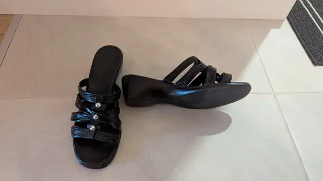 Chaussures femme, souliers, sandales, bottesSandales noires gra in Women's - Shoes in Québec City - Image 4