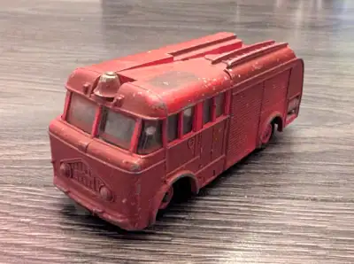 Dinky toy camion de pompier Angleterre échelle 1/43 $15, View more