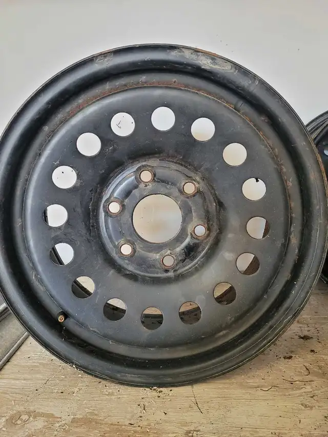 4 x 17" rims for winter tires in Tires & Rims in London - Image 2