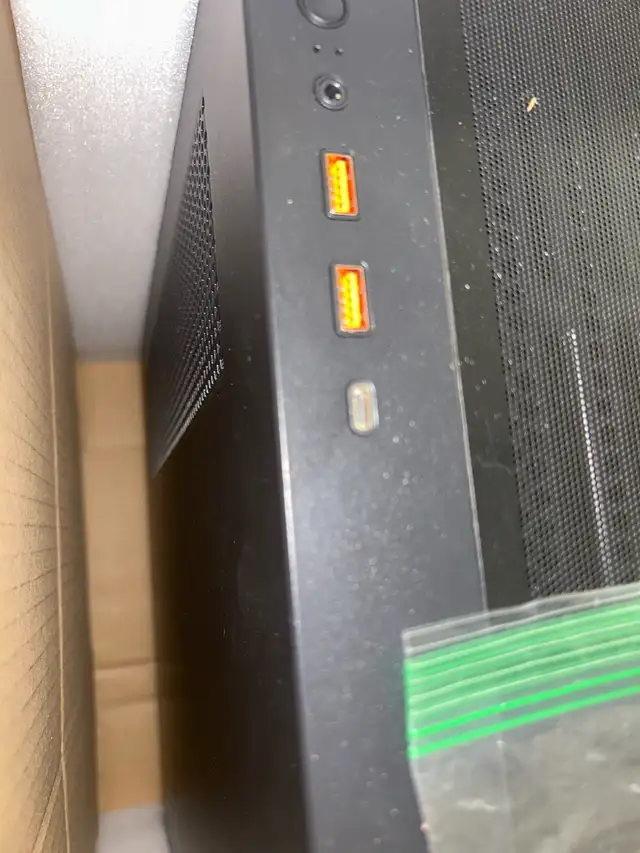 PC Tower Case in Other in Kawartha Lakes - Image 4