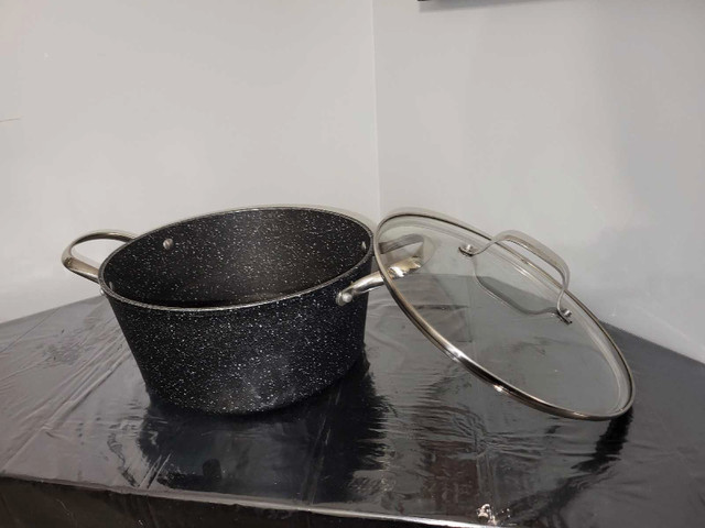 pots and pans in Kitchen & Dining Wares in Sarnia - Image 3