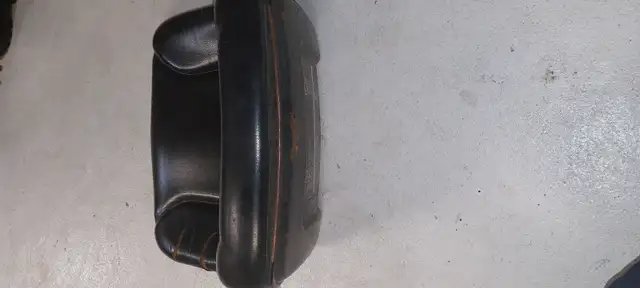 Lawn Mower Seat in Lawnmowers & Leaf Blowers in Longueuil / South Shore - Image 3