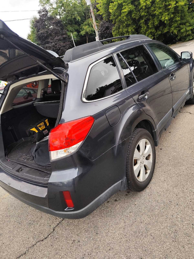 2011 Subaru Outback 276k, $3995 in Cars & Trucks in Mississauga / Peel Region - Image 2