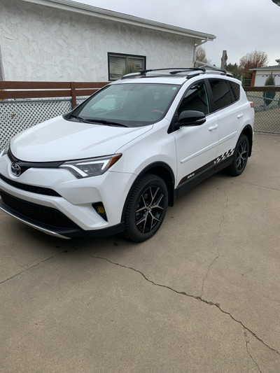 Sale Pending 2016 Toyota RAV4 SE