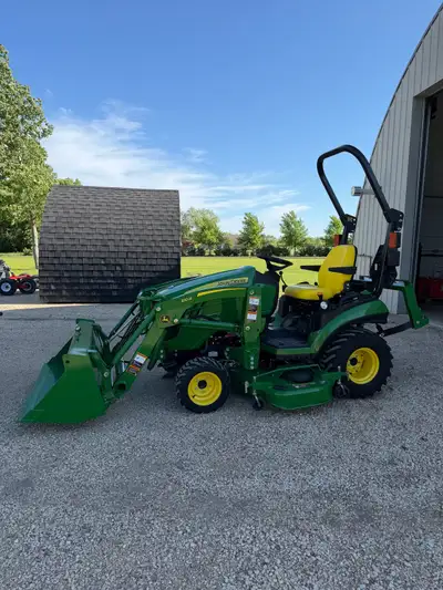 Mint condition only 28.5 hours Oil change done at 15 hours Tractor has never done any PTO work, only...