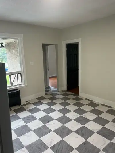This charming 3 bedroom apartment offers a comfortable living space with classic features and plenty...