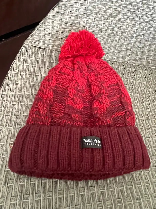 Thinsulate toque in Women's - Other in Calgary - Image 4