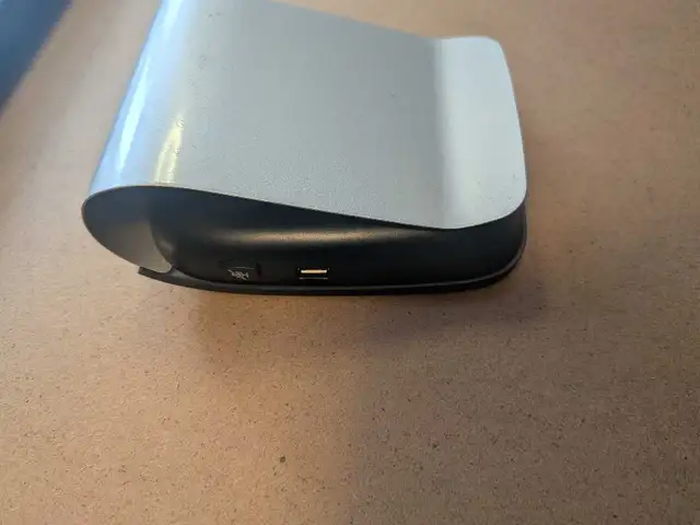 Jabra Tour Bluetooth handsfree car speaker in Speakers in Calgary - Image 3