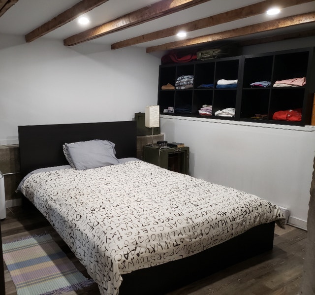 Furnished studio for rent/studio meublé à louer NDG Locations longue