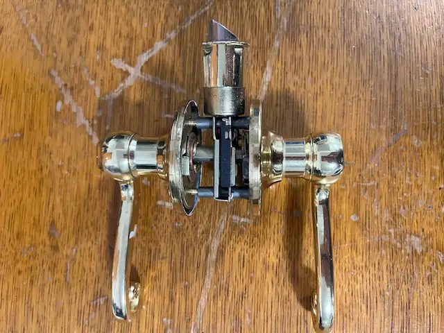 Poignées de porte intérieure - 5$ ch in Hardware, Nails & Screws in City of Montréal - Image 3